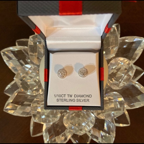 GENUINE DIAMOND STUD EARRINGS-GORGEOUS-IN GIFT BOX - Picture 3 of 8